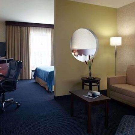 Quality Inn & Suites Brossard Eksteriør billede