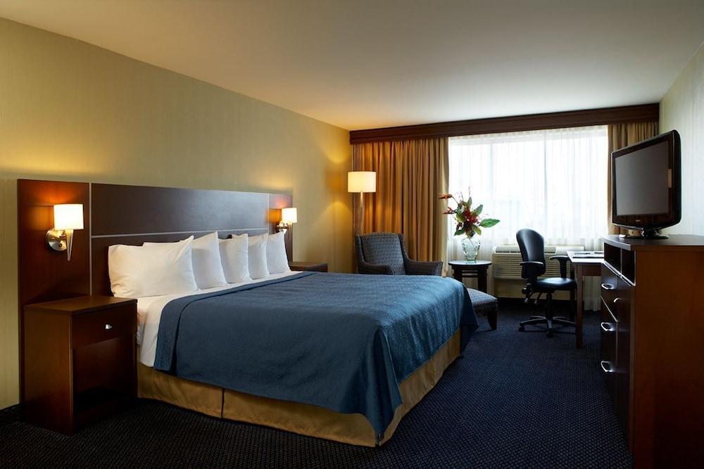 Quality Inn & Suites Brossard Eksteriør billede