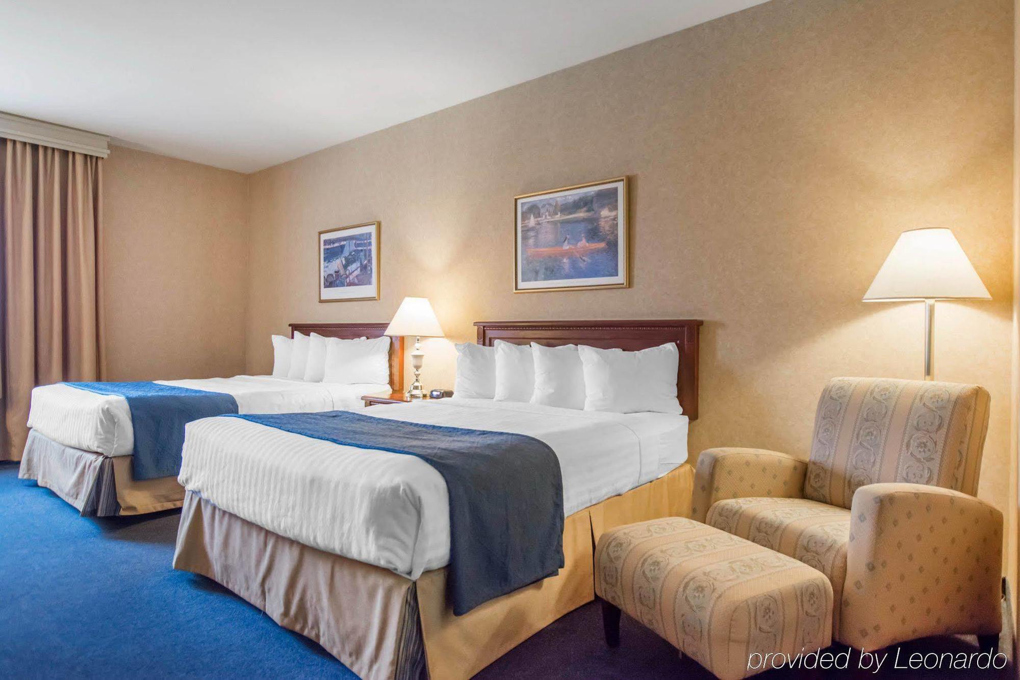 Quality Inn & Suites Brossard Eksteriør billede