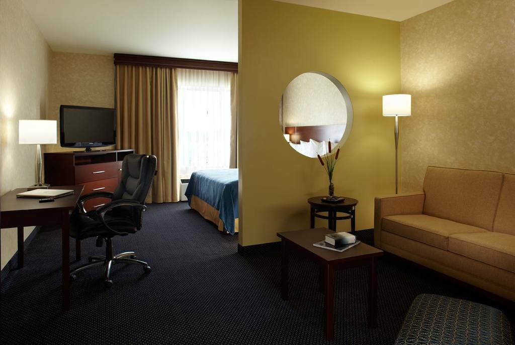 Quality Inn & Suites Brossard Eksteriør billede